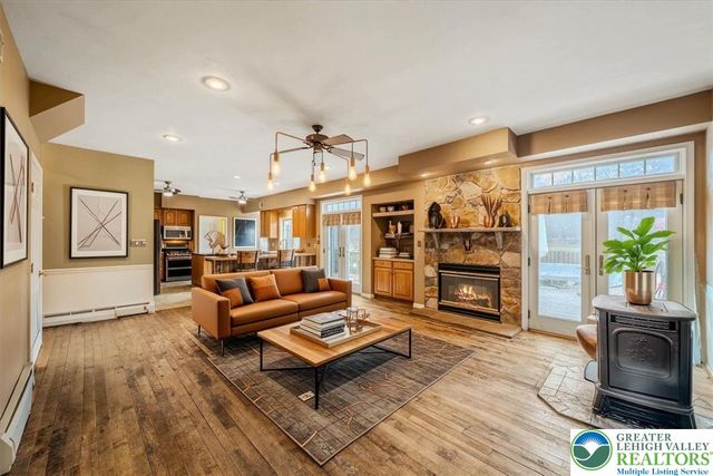 126 Devonshire Drive, Hamilton Twp, PA 18360