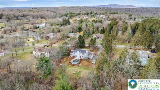 126 Devonshire Drive, Hamilton Twp, PA 18360