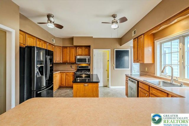 126 Devonshire Drive, Hamilton Twp, PA 18360