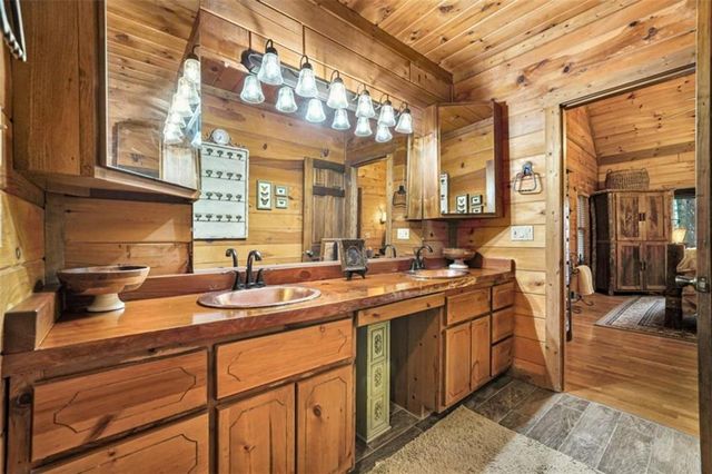 58 River Road, Ellijay, GA 30522