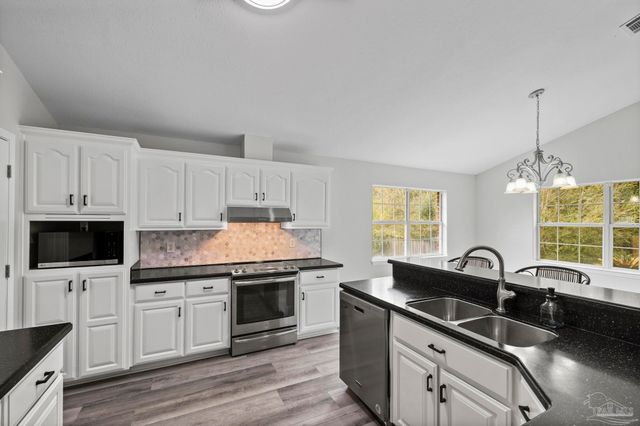 6559 Rambler Dr, Pensacola, FL 32505