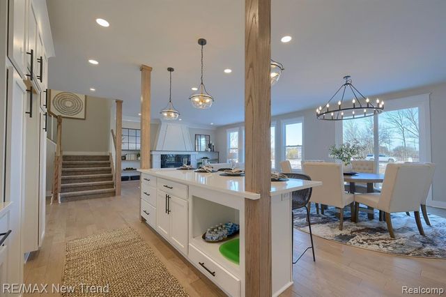 213 Mountain View Lane, Milford, MI 48381