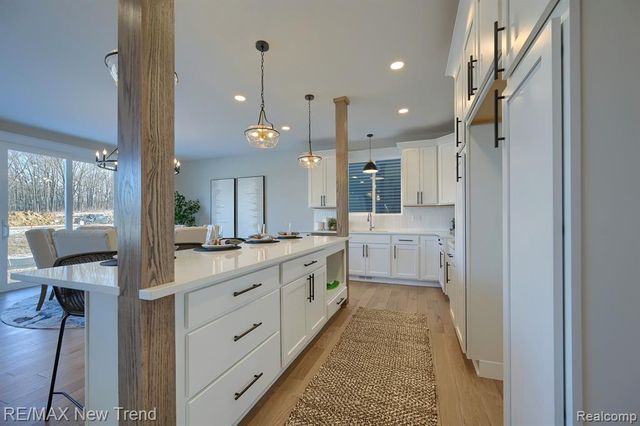 213 Mountain View Lane, Milford, MI 48381