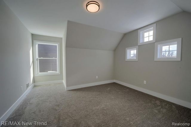 213 Mountain View Lane, Milford, MI 48381