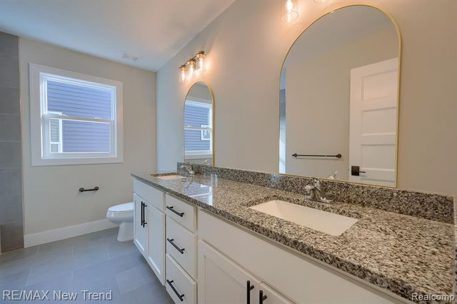 213 Mountain View Lane, Milford, MI 48381