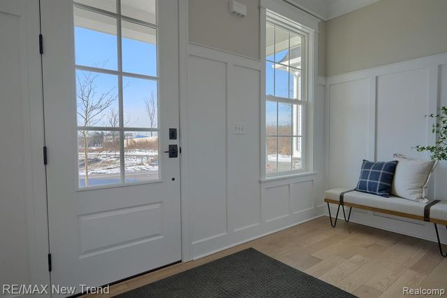 213 Mountain View Lane, Milford, MI 48381