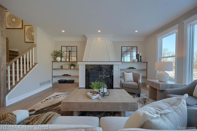 213 Mountain View Lane, Milford, MI 48381