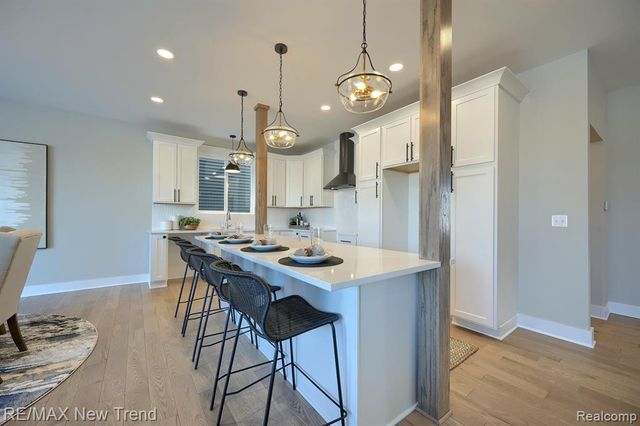 213 Mountain View Lane, Milford, MI 48381