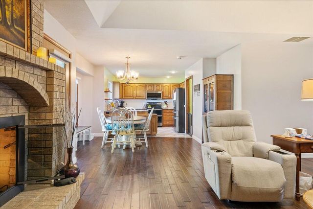 2163 E Cragmont Street, Springfield, MO 65804