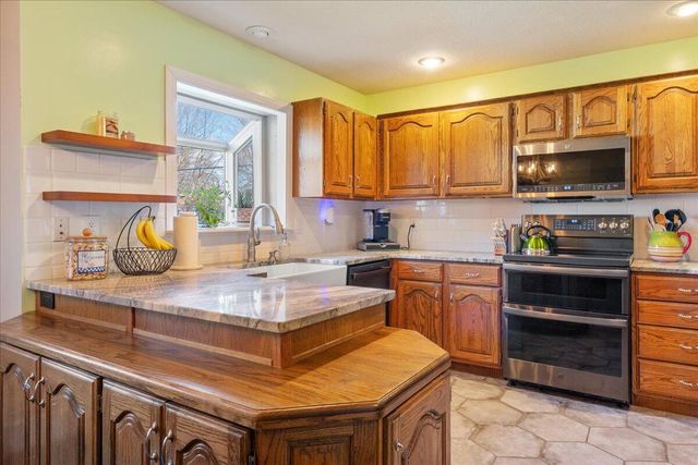 2163 E Cragmont Street, Springfield, MO 65804