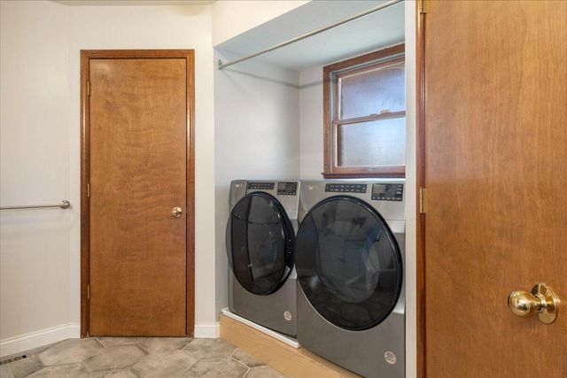 2163 E Cragmont Street, Springfield, MO 65804