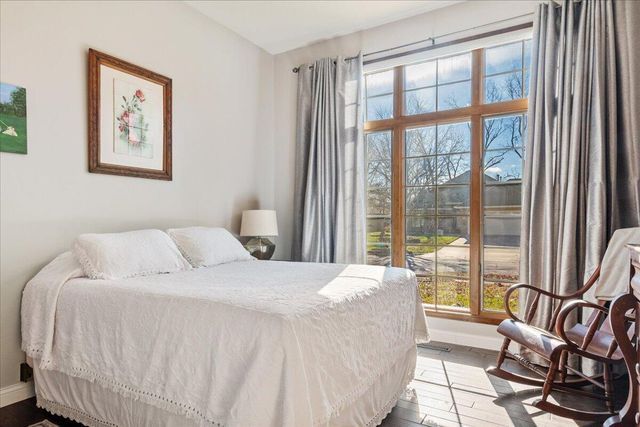 2163 E Cragmont Street, Springfield, MO 65804