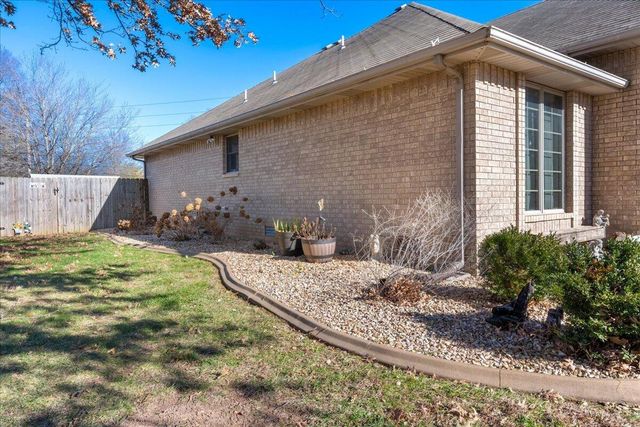 2163 E Cragmont Street, Springfield, MO 65804