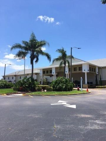 63 Coventry C, West Palm Beach, FL 33417