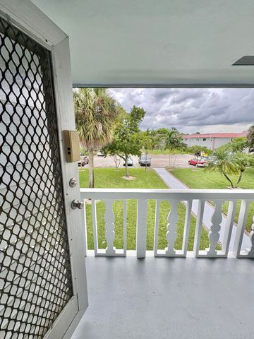 63 Coventry C, West Palm Beach, FL 33417