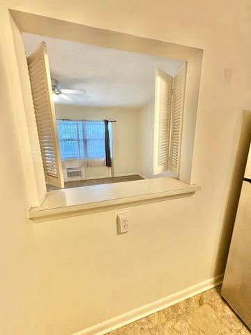 63 Coventry C, West Palm Beach, FL 33417