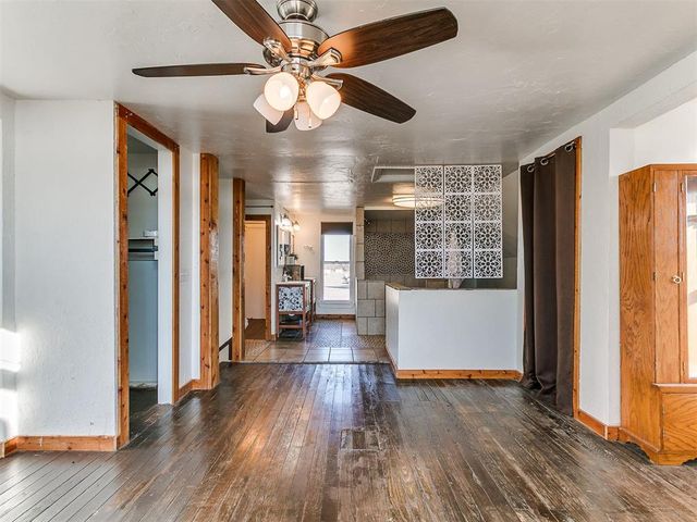 1217 W Industrial Road, Guthrie, OK 73044