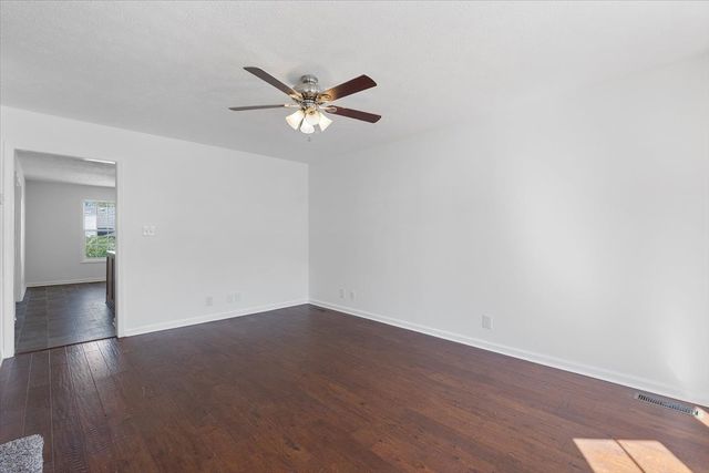 628 Wolfchase Dr, Clarksville, TN 37042