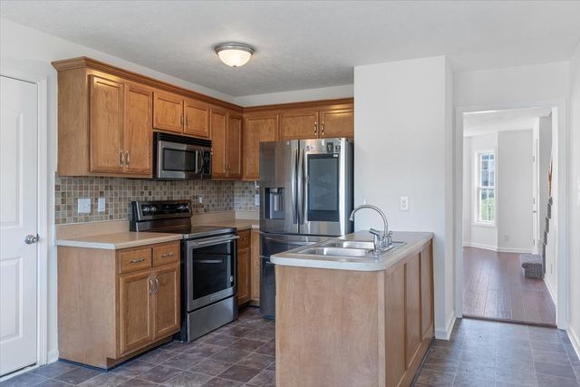 628 Wolfchase Dr, Clarksville, TN 37042