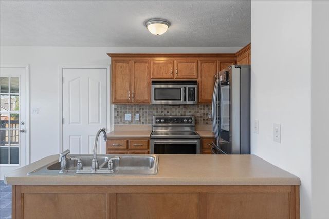 628 Wolfchase Dr, Clarksville, TN 37042