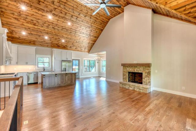 2079 Almont Road, Young Harris, GA 30582