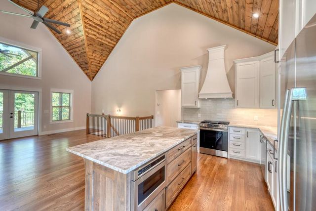 2079 Almont Road, Young Harris, GA 30582