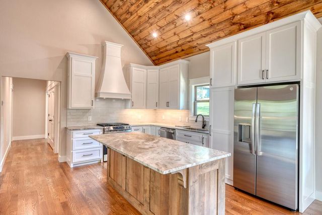 2079 Almont Road, Young Harris, GA 30582