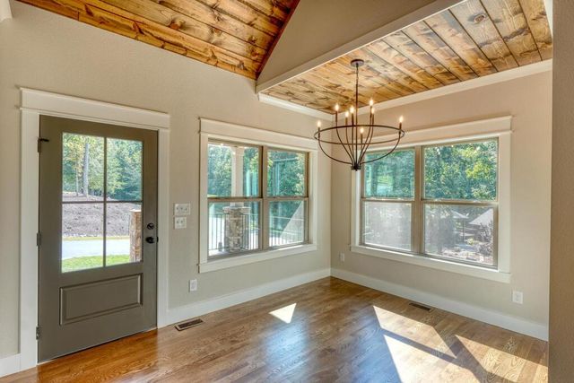 2079 Almont Road, Young Harris, GA 30582