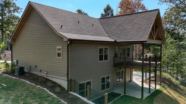 2079 Almont Road, Young Harris, GA 30582