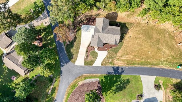2079 Almont Road, Young Harris, GA 30582