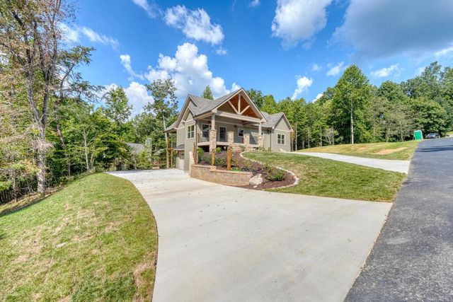 2079 Almont Road, Young Harris, GA 30582