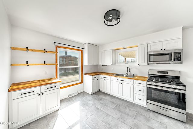 440 Saratoga Street, Cohoes, NY 12047