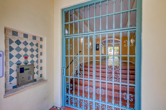 630 S Sapodilla Avenue 112, West Palm Beach, FL 33401