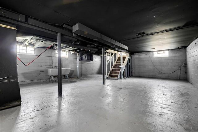 9090 Stahelin Avenue, Detroit, MI 48228