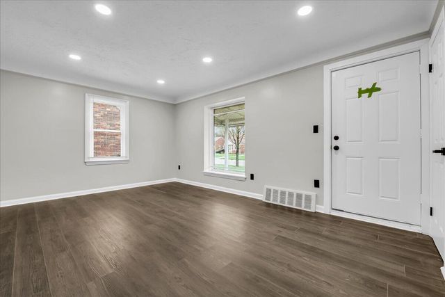 9090 Stahelin Avenue, Detroit, MI 48228