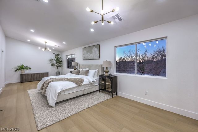 7918 Villa Pintura Avenue, Las Vegas, NV 89131