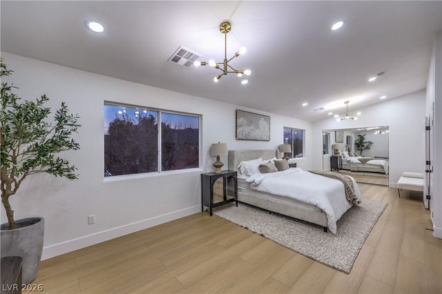 7918 Villa Pintura Avenue, Las Vegas, NV 89131