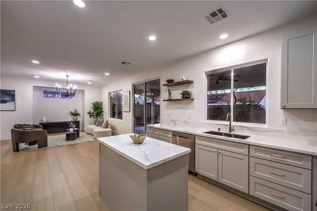 7918 Villa Pintura Avenue, Las Vegas, NV 89131