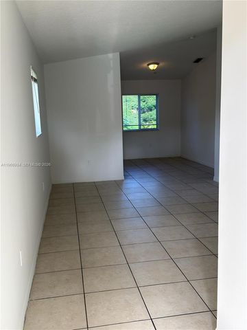 930 NE 34th Ave 201, Homestead, FL 33033