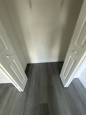 930 NE 34th Ave 201, Homestead, FL 33033