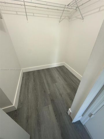 930 NE 34th Ave 201, Homestead, FL 33033