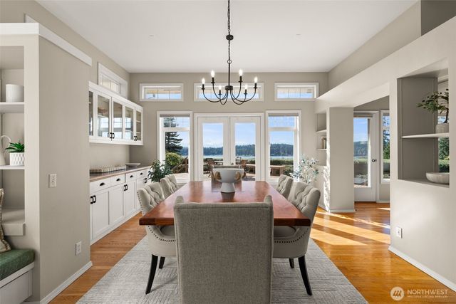 14735 Henderson Road NE, Bainbridge Island, WA 98110