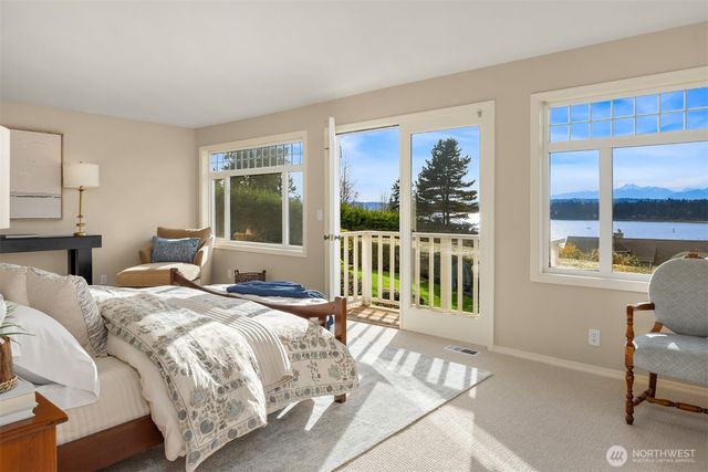 14735 Henderson Road NE, Bainbridge Island, WA 98110