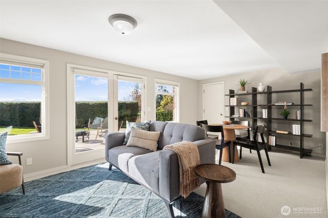 14735 Henderson Road NE, Bainbridge Island, WA 98110