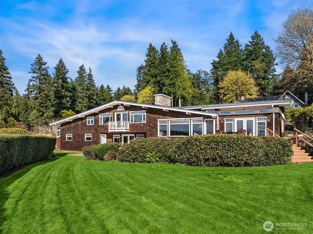 14735 Henderson Road NE, Bainbridge Island, WA 98110