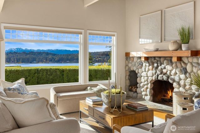 14735 Henderson Road NE, Bainbridge Island, WA 98110