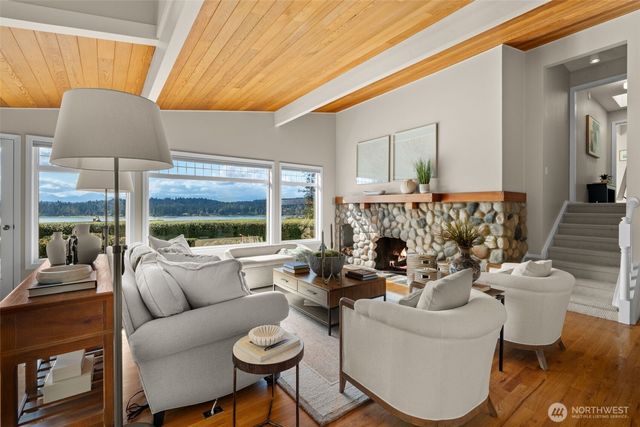 14735 Henderson Road NE, Bainbridge Island, WA 98110