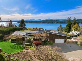14735 Henderson Road NE, Bainbridge Island, WA 98110