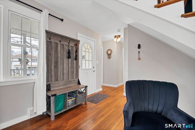 45 Ridgewood Avenue, Waterford, CT 06385