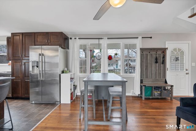 45 Ridgewood Avenue, Waterford, CT 06385